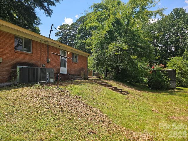 5415 Dennis Court, Charlotte, NC 28213