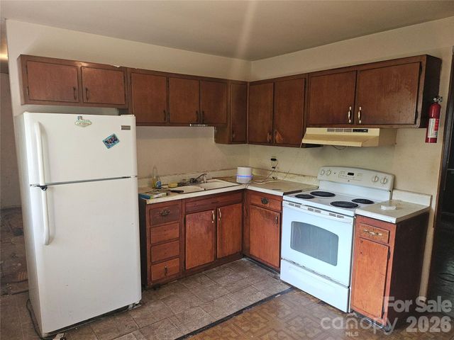5415 Dennis Court, Charlotte, NC 28213