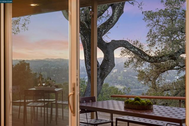 142 Crestview Dr, Orinda, CA 94563