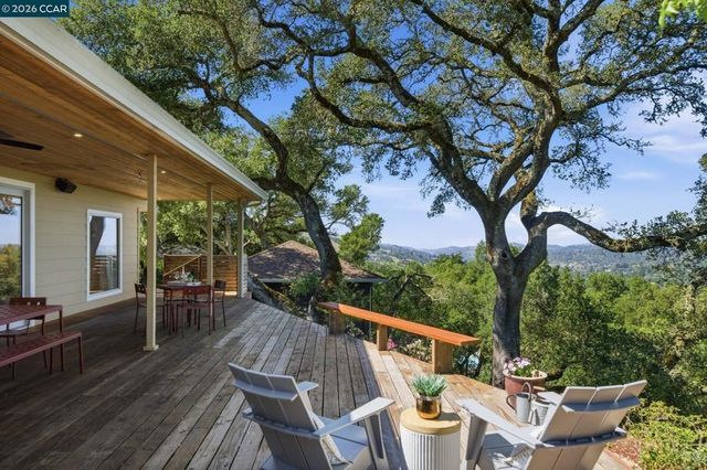 142 Crestview Dr, Orinda, CA 94563