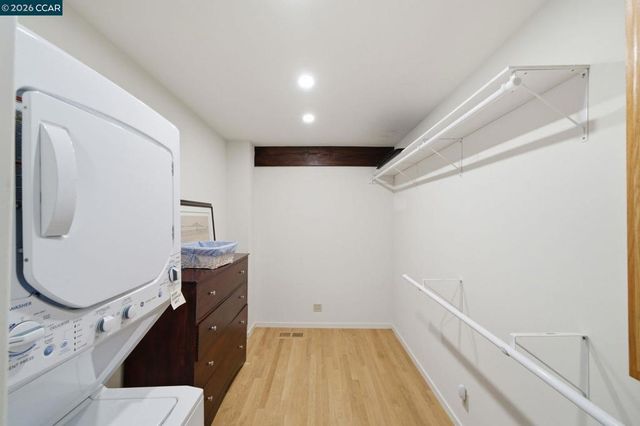 142 Crestview Dr, Orinda, CA 94563