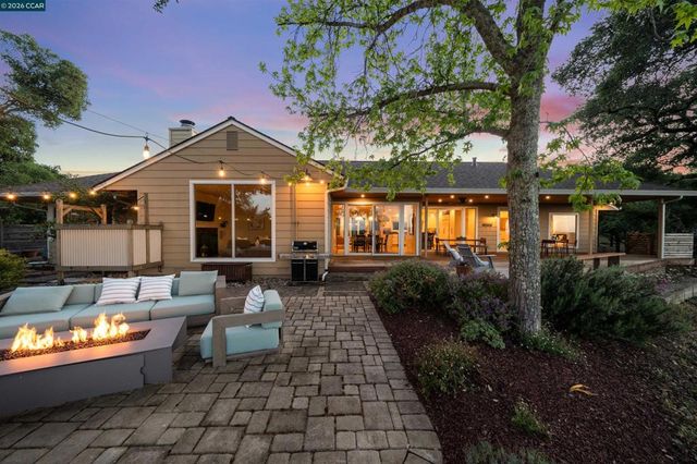 142 Crestview Dr, Orinda, CA 94563