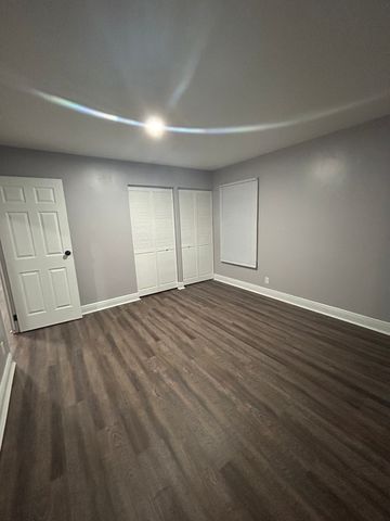 616 Parkside Circle, Streamwood, IL 60107