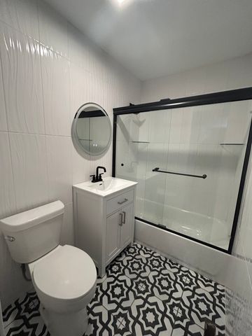 616 Parkside Circle, Streamwood, IL 60107