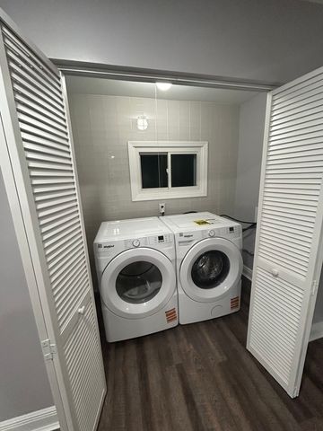 616 Parkside Circle, Streamwood, IL 60107