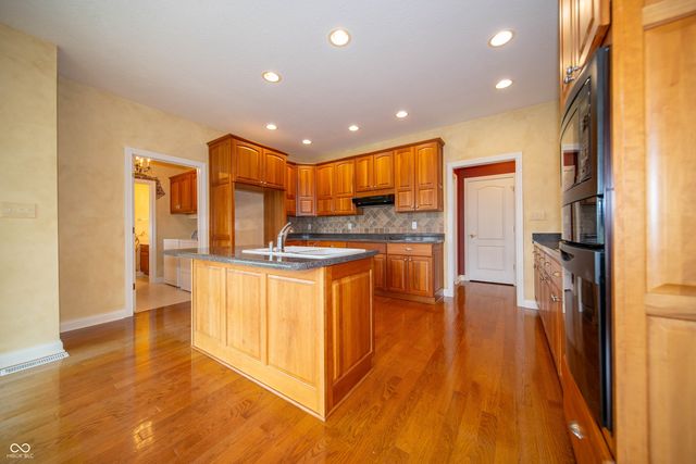 2743 Baywater Court, Greenwood, IN 46143