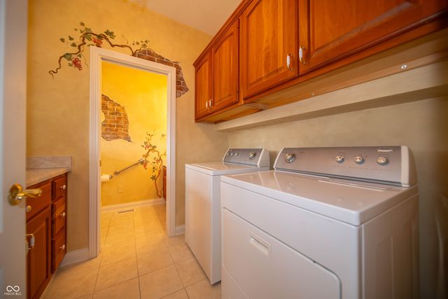 2743 Baywater Court, Greenwood, IN 46143