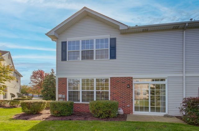 355 Grape Vine Trail 355, Oswego, IL 60543