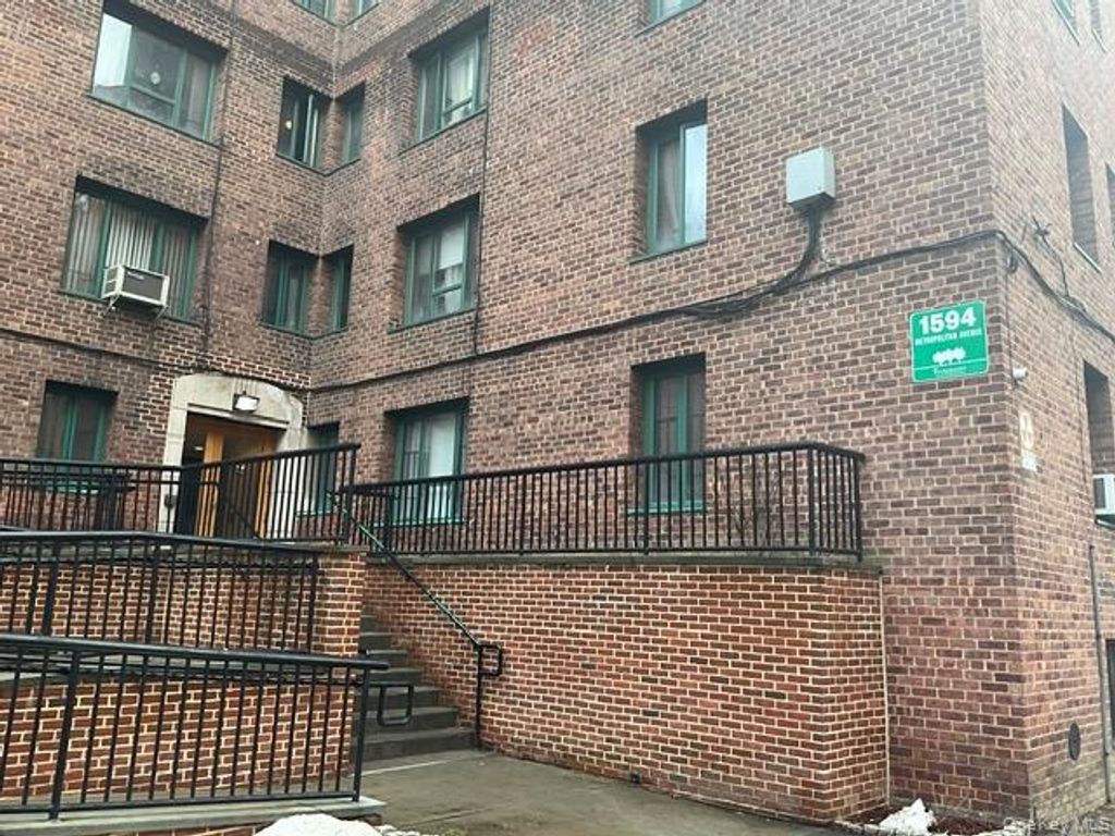 1594 Metropolitan Avenue MH, Bronx, NY 10462