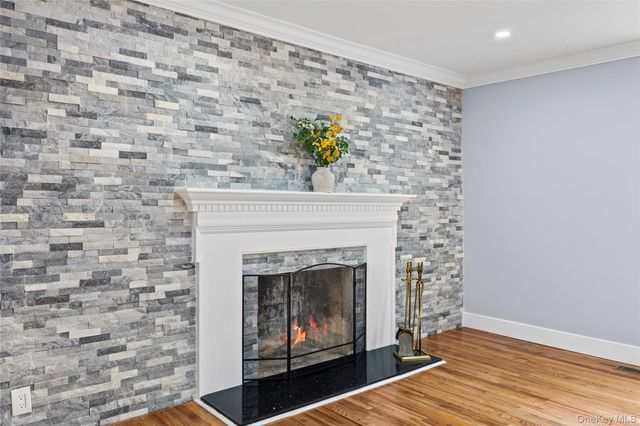 81 Rowe Avenue, East Rockaway, NY 11563