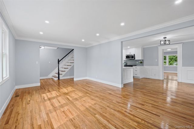 81 Rowe Avenue, East Rockaway, NY 11563
