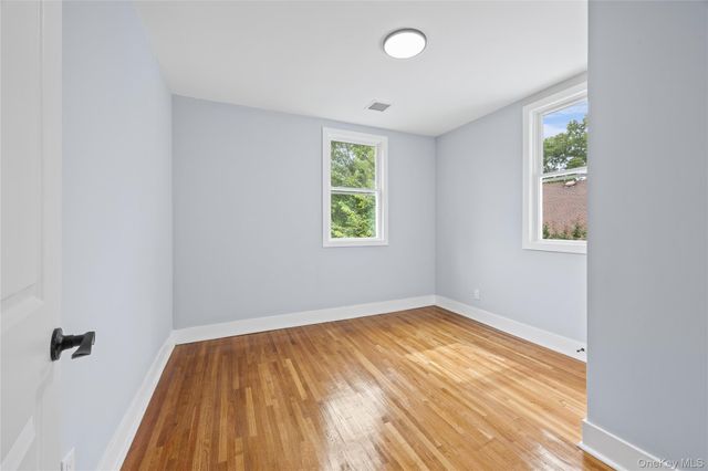 81 Rowe Avenue, East Rockaway, NY 11563
