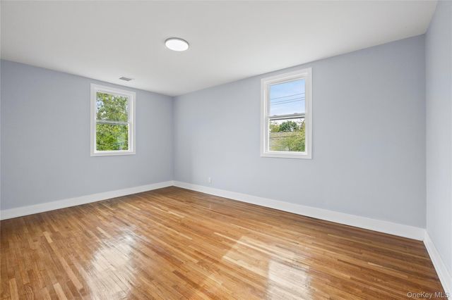 81 Rowe Avenue, East Rockaway, NY 11563