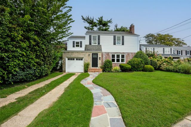 81 Rowe Avenue, East Rockaway, NY 11563