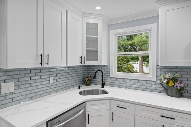 81 Rowe Avenue, East Rockaway, NY 11563