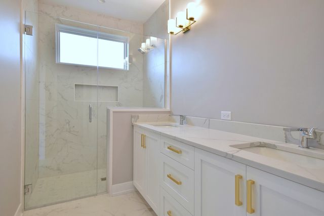 256 Addison Avenue N, Elmhurst, IL 60126