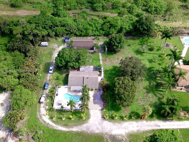 10646 Barn Rd, Lake Worth, FL 33449