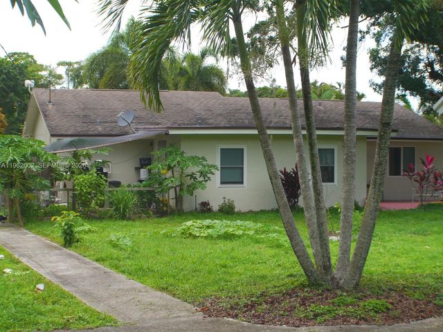 10646 Barn Rd, Lake Worth, FL 33449