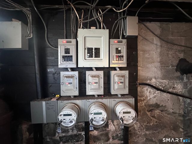 449 Dixwell Avenue, New Haven, CT 06511