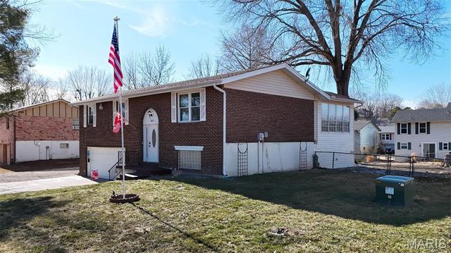 5827 Barberry Drive, Imperial, MO 63052