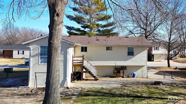 5827 Barberry Drive, Imperial, MO 63052