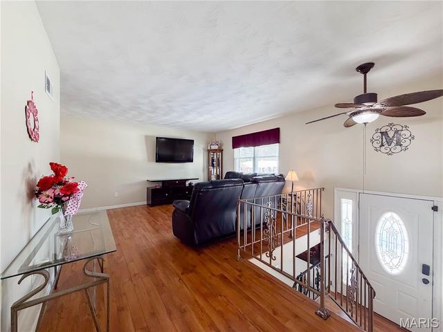 5827 Barberry Drive, Imperial, MO 63052