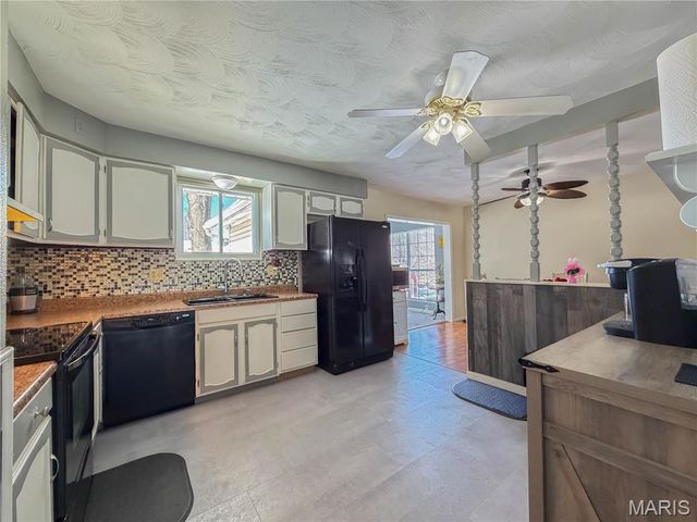 5827 Barberry Drive, Imperial, MO 63052