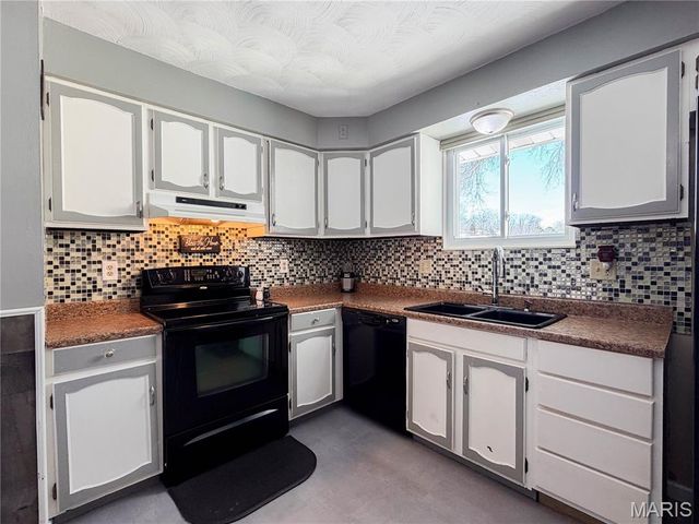 5827 Barberry Drive, Imperial, MO 63052