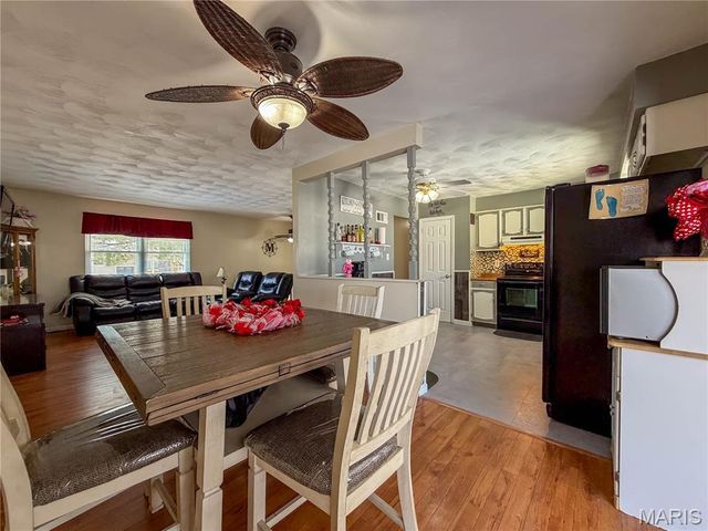 5827 Barberry Drive, Imperial, MO 63052