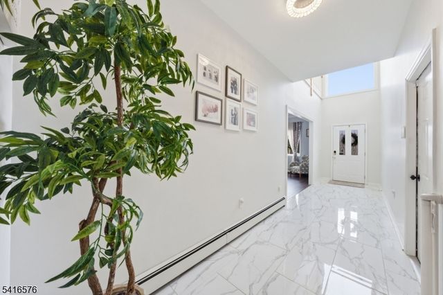 270 Baldwin Ave, Hasbrouck Heights Boro, NJ 07604