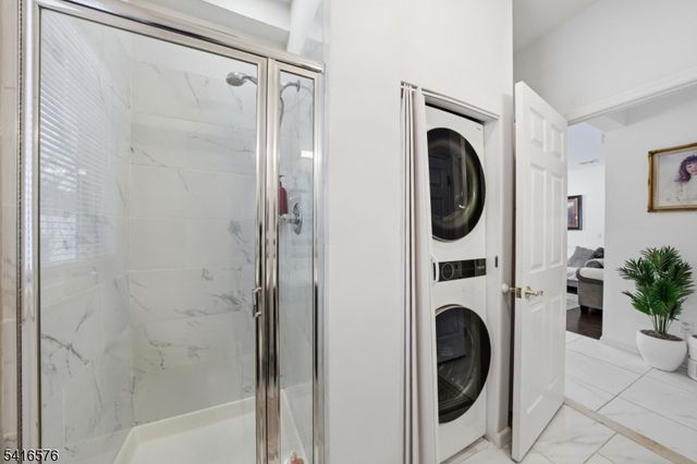 270 Baldwin Ave, Hasbrouck Heights Boro, NJ 07604