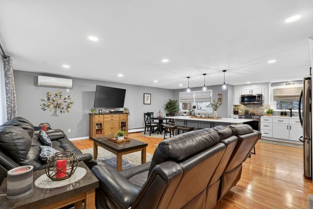 42 Marianna Road, Salem, NH 03079