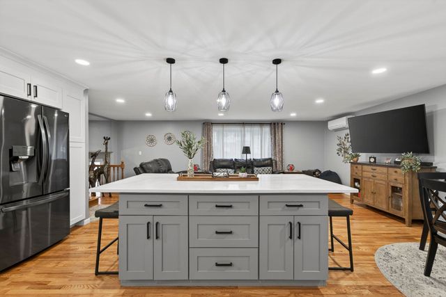 42 Marianna Road, Salem, NH 03079