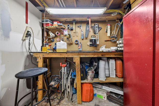 42 Marianna Road, Salem, NH 03079