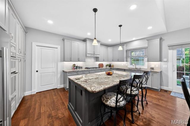 409 Peeke Avenue, Kirkwood, MO 63122
