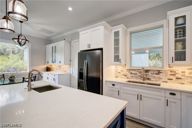 510 10th AVE NW, Naples, FL 34120