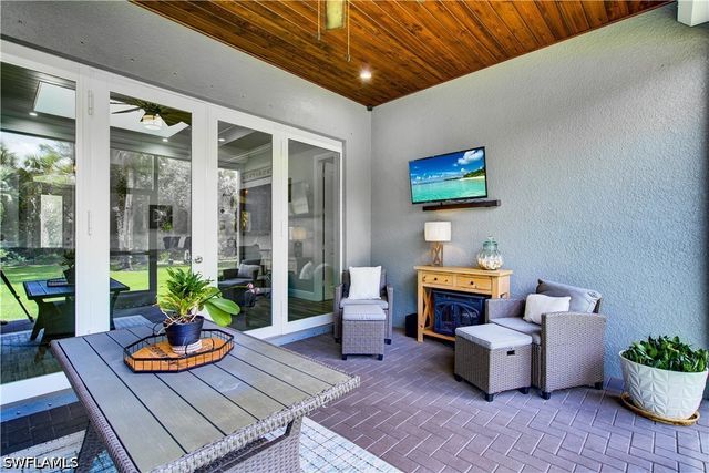 510 10th AVE NW, Naples, FL 34120