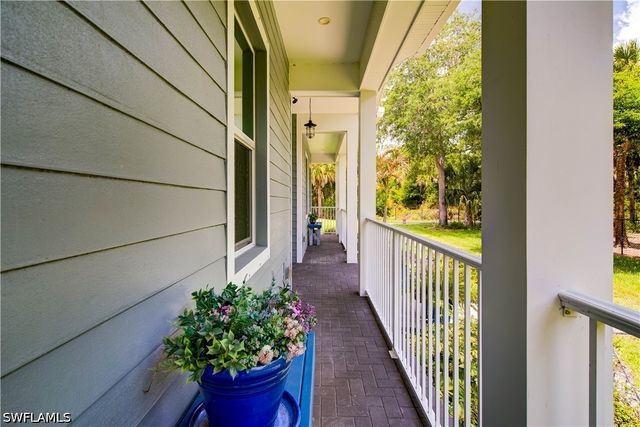 510 10th AVE NW, Naples, FL 34120