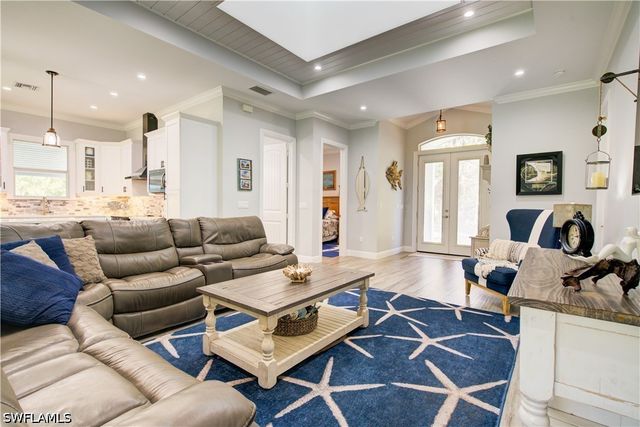 510 10th AVE NW, Naples, FL 34120