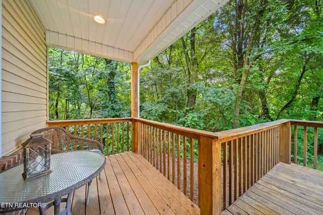 327 Brown School Rd, Maryville, TN 37804