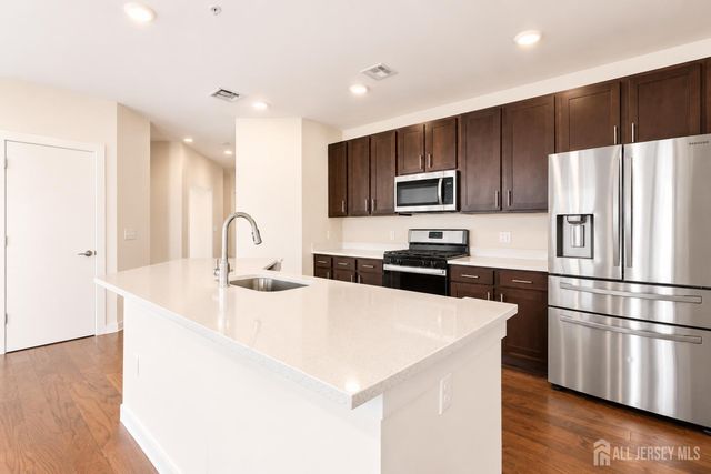 723 Lorhan Drive, Piscataway, NJ 08854