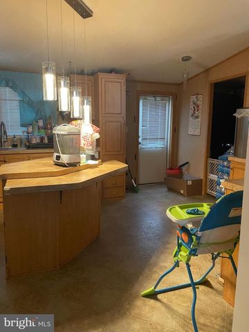 146 PATUXENT MOBILE EST, Lothian, MD 20711