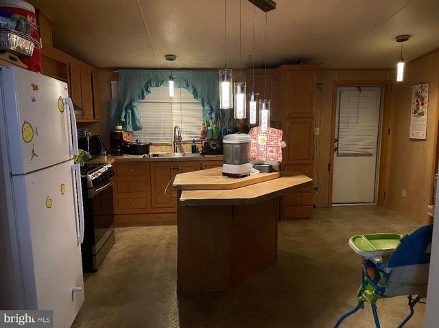 146 PATUXENT MOBILE EST, Lothian, MD 20711