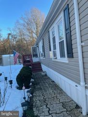 146 PATUXENT MOBILE EST, Lothian, MD 20711