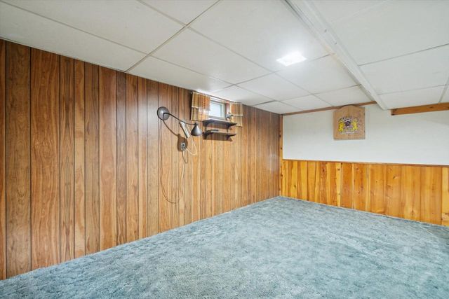 4611 W Kiley AVENUE, Milwaukee, WI 53223