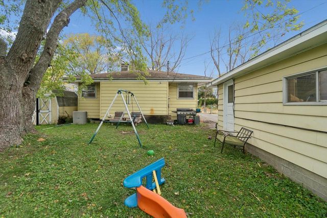 4611 W Kiley AVENUE, Milwaukee, WI 53223