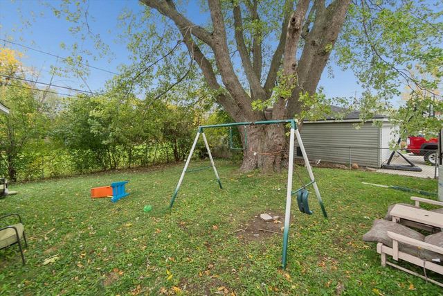 4611 W Kiley AVENUE, Milwaukee, WI 53223