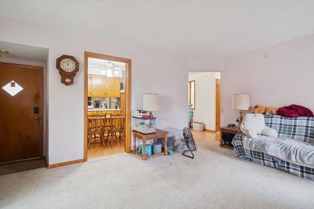 4611 W Kiley AVENUE, Milwaukee, WI 53223