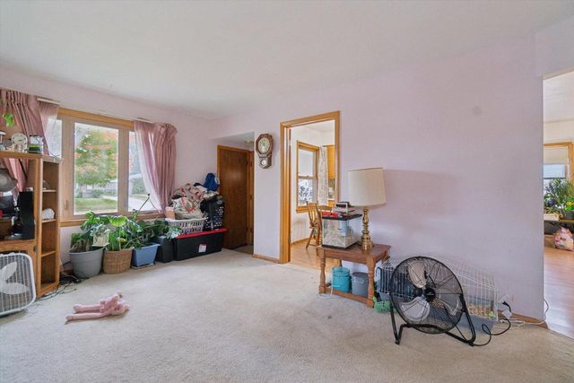 4611 W Kiley AVENUE, Milwaukee, WI 53223