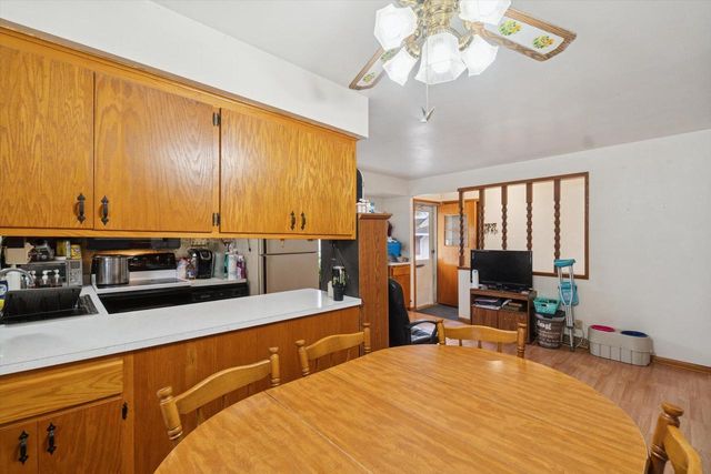 4611 W Kiley AVENUE, Milwaukee, WI 53223